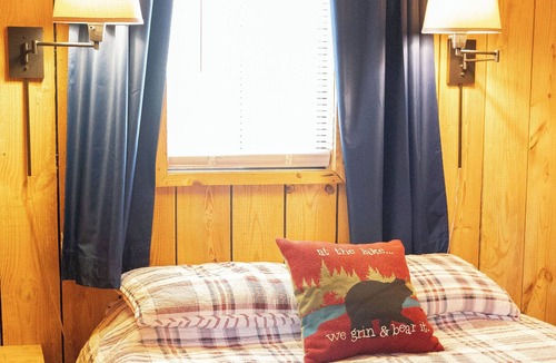 Six Mile Cabin | Cozy Lake Keowee Cabin
