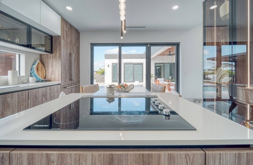 Mariner Villa | Cozy Modern Villa - Heated Pool & Spa - BBQ - Water View