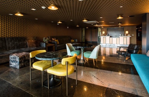 Music Row Hotel | Cozy Music City Retreat! 2 Deluxe King Units | Walk to Music Row + Analog Venue