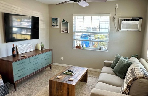 Fossil Park House | Cozy North St. Pete Pet-Friendly Cottage