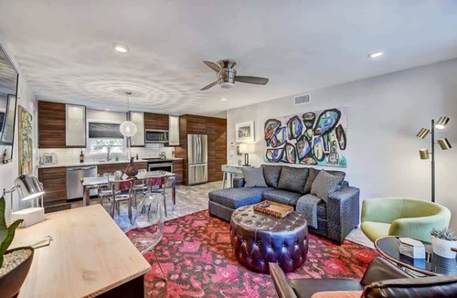 Cherry Condo | Cozy One-Bedroom Apartment in Myers Park