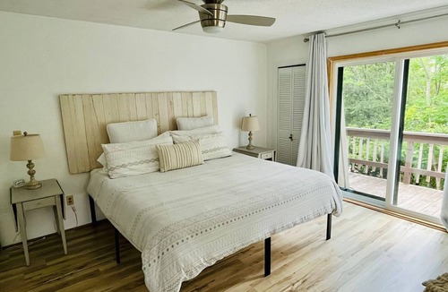 Beech Mountain Apartment | Cozy Pet-Friendly Studio! Land of Oz ! Festivals!