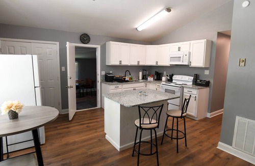 Charlotte House | Cozy place and ideal location, 15 minutes from downtown and sport venues.