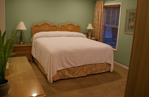 Port Royal Cottage | Cozy Port Royal Cottage, 2 miles from Parris Island Marine Base near Beaufort SC