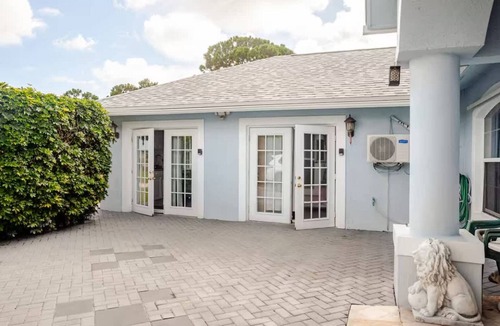 Florida Ridge Apartment | Cozy Private Apartment in Vero Beach with Garden View