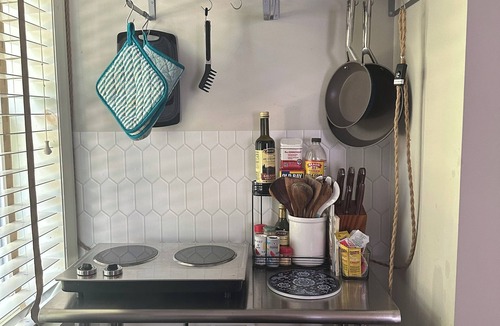 Northeast Raleigh Apartment | Cozy Private Guest House near Neuse River in Raleigh, Pet-Friendly! Premier Host