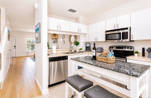 Sabal Harbour House | Cozy Retreat Getaway Near Anna Maria, IMG & LWR