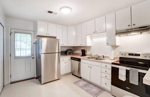 Wingate Apartment | Cozy Retreat in Wingate w Patio & Grill, Pet Friendly - Easy Access To Bypass & Monroe + 15% Off!