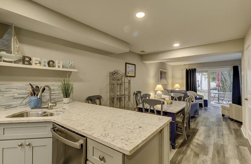 North Forest Beach Condo | Cozy Retreat! Short Walk to Coligny Plaza and the Beach!