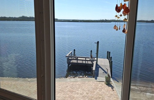 Crystal River House | Cozy Riverfront Retreat in Ozello across from marina w/hot tub and private dock