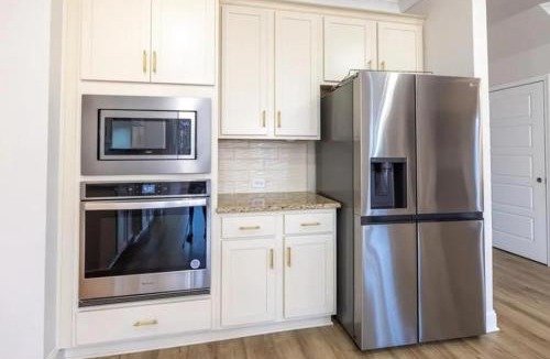 Auburn House | Cozy Room in Great Location