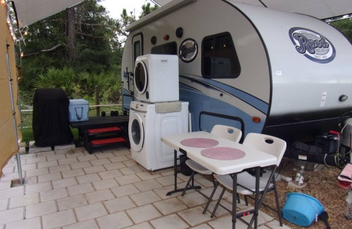 Geneva House | Cozy RV with 1 bdrm/full bath/W&D WiFi, AC in enchanting Geneva