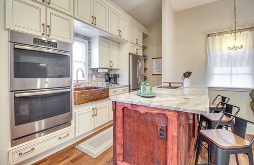 Midtown Apartment | Cozy Savannah Vacation Rental w/Fenced Courtyard!