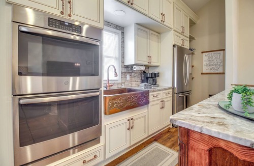 Midtown Apartment | Cozy Savannah Vacation Rental w/Fenced Courtyard!