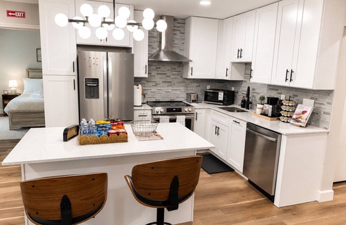 Cliftondale House | Cozy & Spacious 2BR Private Suite Near ATL Airport