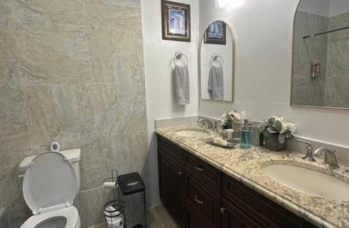 East Naples House | Cozy studio apartment with AC in Naples, just minutes from the beach