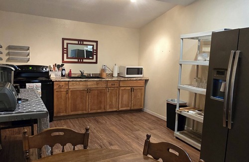 Plant City Apartment | Cozy Studio Barndominium in welcoming Plant City with AC/Heat and private