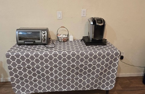 Plant City Apartment | Cozy Studio Barndominium in welcoming Plant City with AC/Heat and private