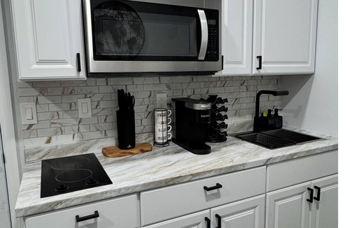 Riverview Apartment | Cozy studio in charming Riverview