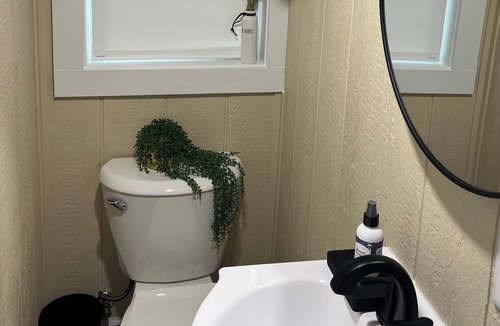 Plant City Cottage | Cozy tiny home