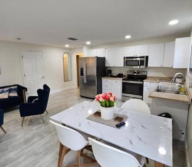 East County Civic Group Apartment | Cozy Two Bedrooms Apartment in Valrico