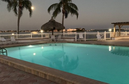 Isla del Sol Condo | Cozy upscale furnished condo in lovely St Pete close to beach and restaurants