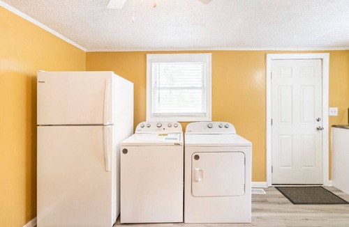 Carlisle House | Cozy, Very Private Beautiful, Cottage House