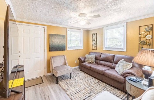 Carlisle House | Cozy, Very Private Beautiful, Cottage House
