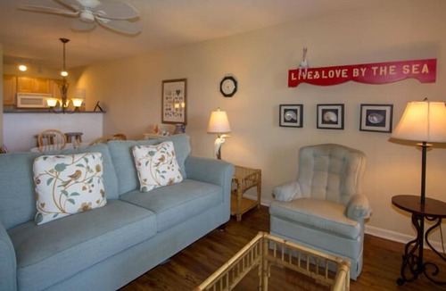 Saint Helena Island House | Cozy Villa w/ Gorgeous Marsh & Canal Views - Near Beach Club & Tennis