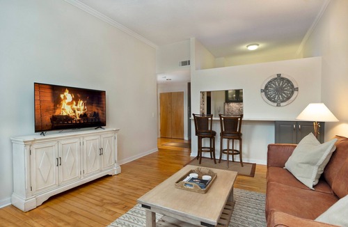 North Raleigh Apartment | Cozy Waterfront Retreat by a Beautiful Greenway