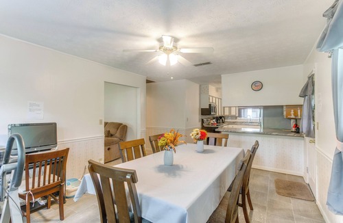 Waycross House | Cozy Waycross House w/Yard & Screened Patio!