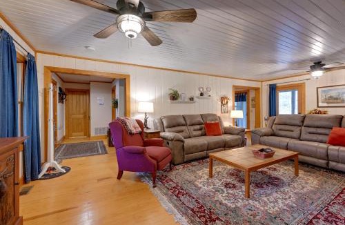 Sapphire House | Creekside Family Retreat by Waterfalls & Hiking!