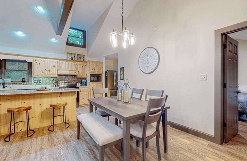 Young Harris Cabin | Creekside Getaway Now