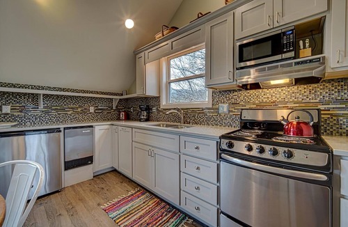 Hayesville Cabin | Creekside, pet friendly, wrap-around porch, minutes to downtown Hayesville!