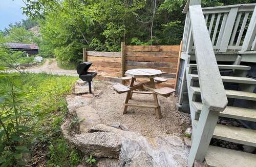 Tazewell Cabin | Creekside Tiny Home adjacent to Norris Lake TVA Property. 1/2 mile to boat ramp!