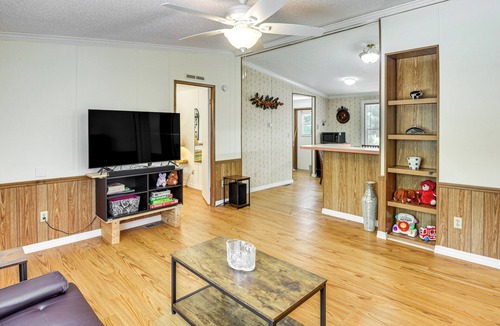 Crescent City House | Crescent City Home w/Charcoal Grill: Near 3 Lakes