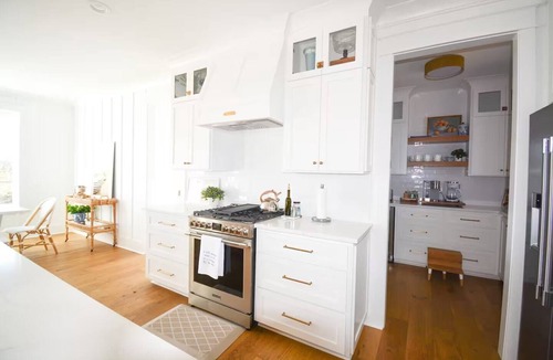 New Bern House | Crew Bern, A riverside retreat located on the serene banks of the Neuse River.