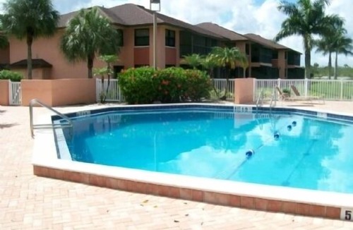 Hammock Bay Condo | Crisp 2 bedroom 2 bath Condo