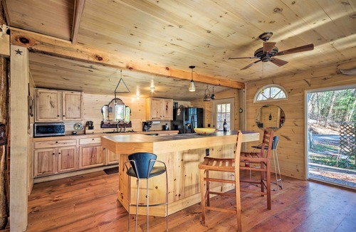 Cullowhee Cottage | Cullowhee Getaway w/Fireplace on Private Meadow