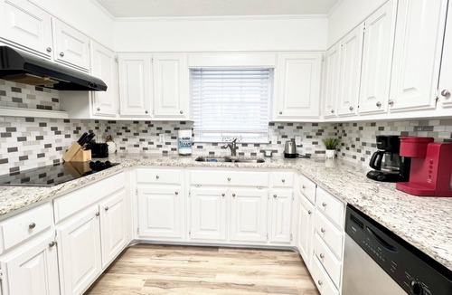Lawrenceville House | Cute & Cozy 3BR Home - 8 Min to Mall of Georgia - Convenient Location