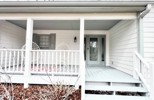 Lawrenceville House | Cute & Cozy 3BR Home - 8 Min to Mall of Georgia - Convenient Location