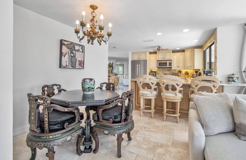 Isles of Capri House | Daily Sunsets Over the Bay. Unique Décor & Heated Pool - Isles of Capri & Naples
