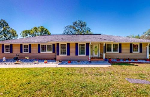 Danielsville House | Danielsville Home on Sprawling Acreage w/Views!