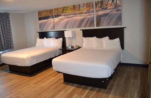 Miner Hotel | Days Inn and Suites by Wyndham Sikeston