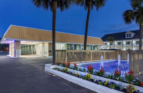 Pawleys Island Hotel | Days Inn by Wyndham Pawleys Island