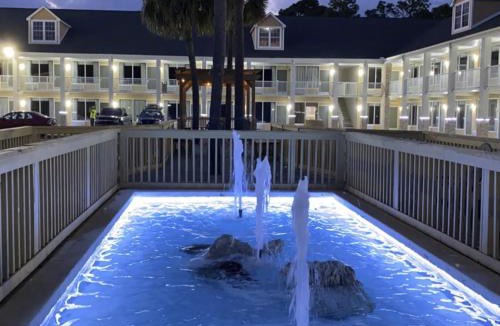 Pawleys Island Hotel | Days Inn by Wyndham Pawleys Island