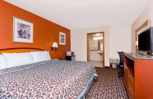 Augusta Hotel | Days Inn by Wyndham Augusta Wheeler Road