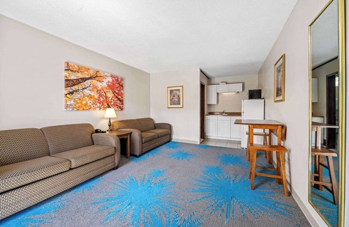 Dubuque Hotel | Days Inn by Wyndham Dubuque