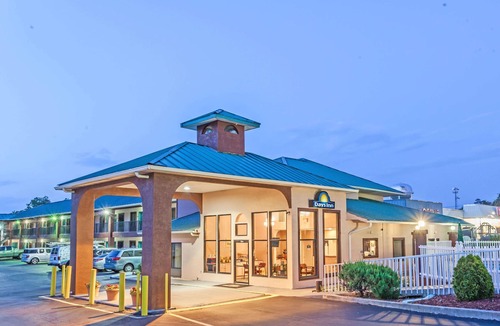 Jackson Hotel | Days Inn by Wyndham Jackson