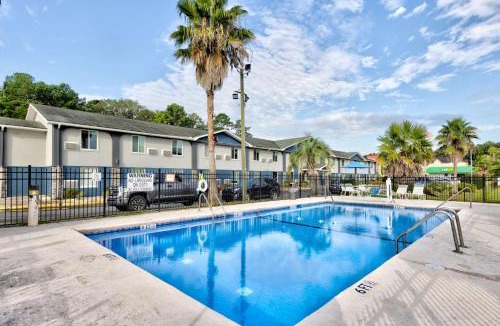 Fleming Hotel | Days Inn by Wyndham Savannah Gateway I-95